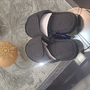 Unisex textile slippers new size 10